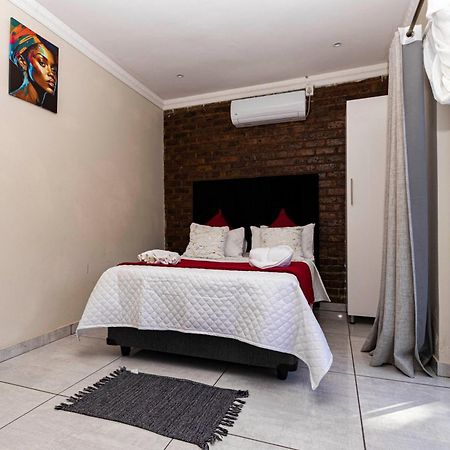 Mandulia Guest House Mbombela ภายนอก รูปภาพ