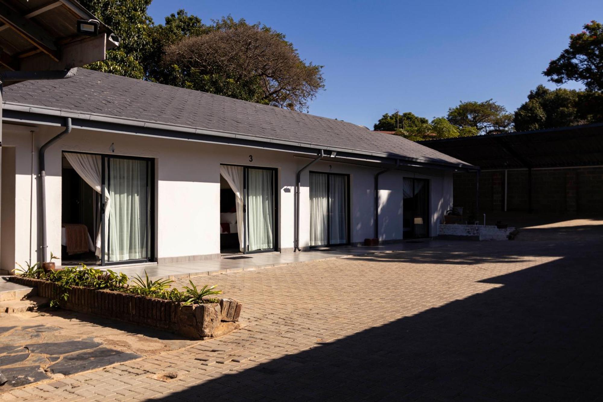 Mandulia Guest House Mbombela ภายนอก รูปภาพ