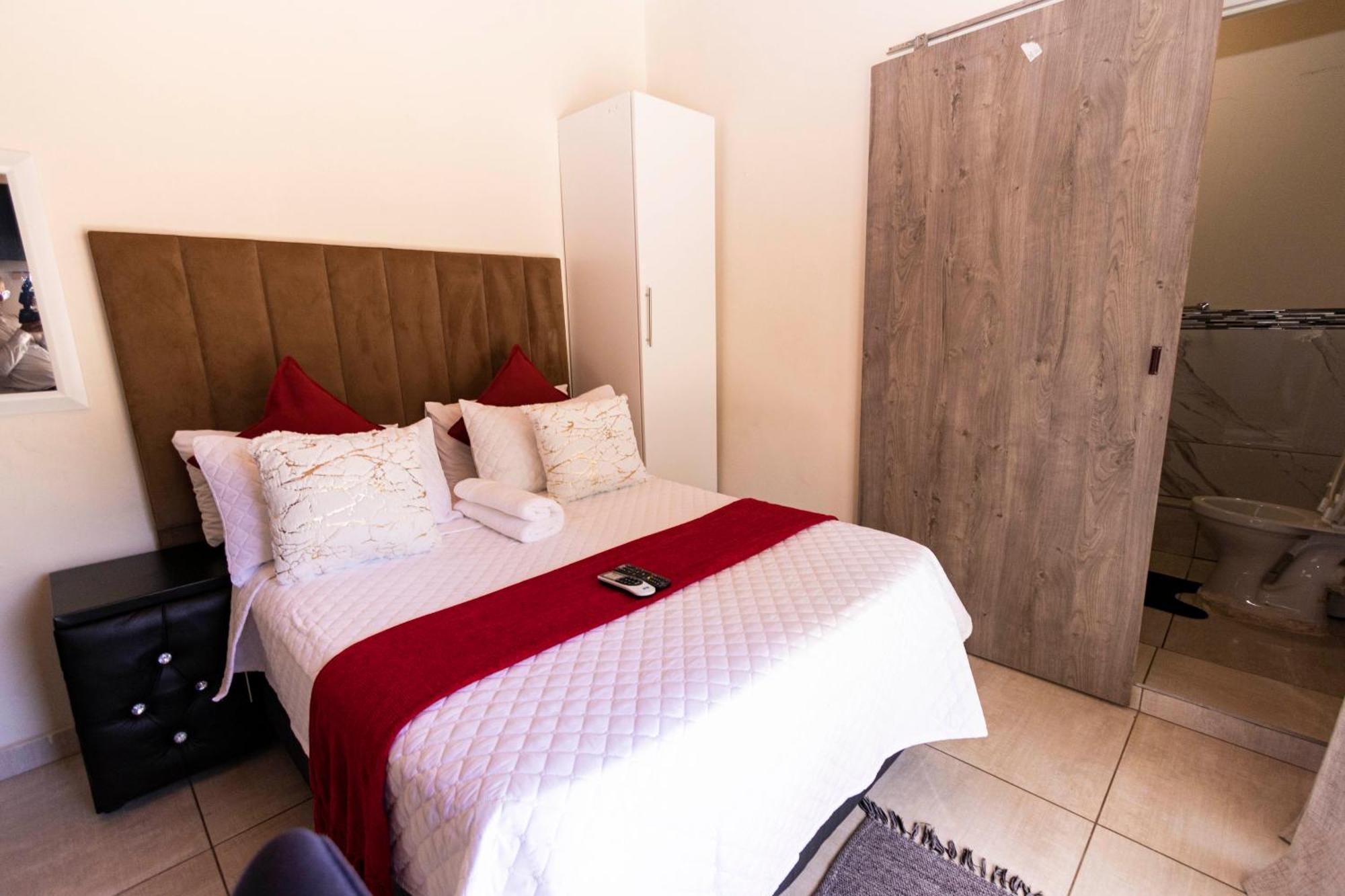 Mandulia Guest House Mbombela ภายนอก รูปภาพ
