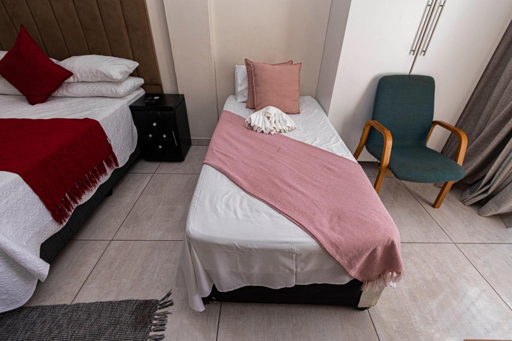 Mandulia Guest House Mbombela ภายนอก รูปภาพ
